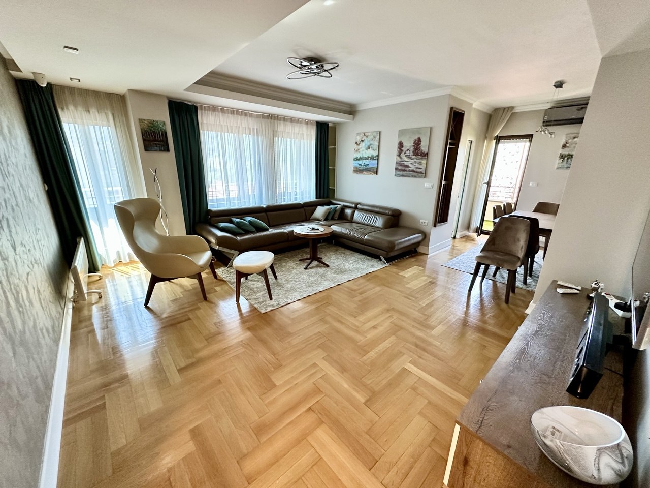 Penthouse za izdavanje Kočićev Vijenac – 128 m², četiri spavaće sobe i dva parking mjesta