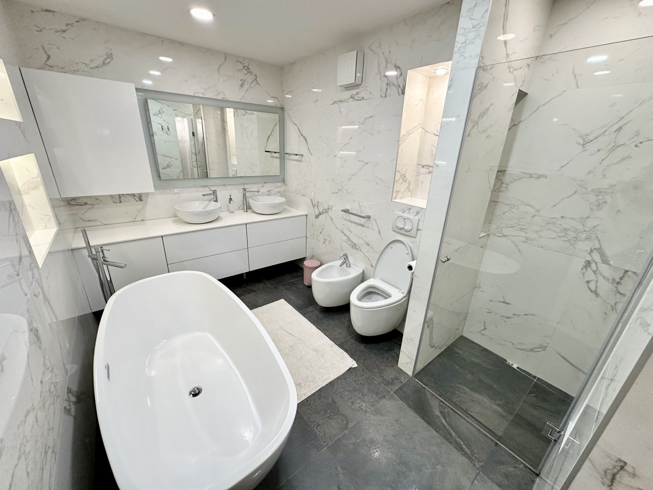 Penthouse za izdavanje Kočićev Vijenac – 128 m², četiri spavaće sobe i dva parking mjesta