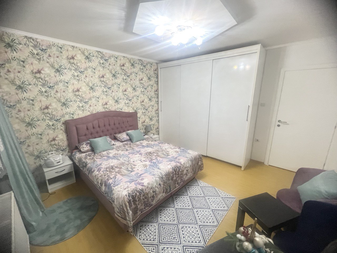 Izdajemo dvosoban stan strogi centar