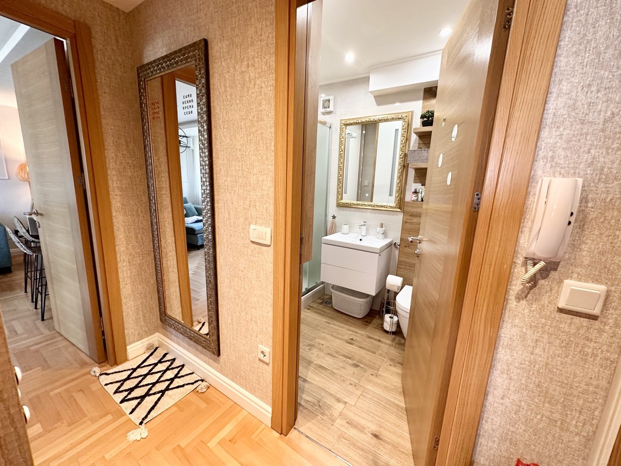 Trosoban renoviran stan 58 m² na prodaju Nova Varoš, Banja Luka