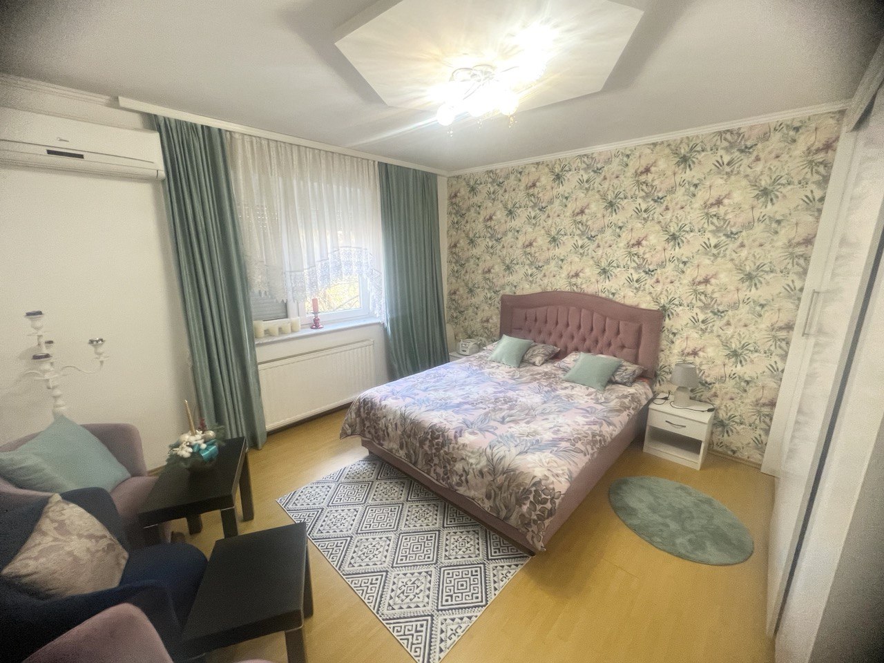 Izdajemo dvosoban stan strogi centar