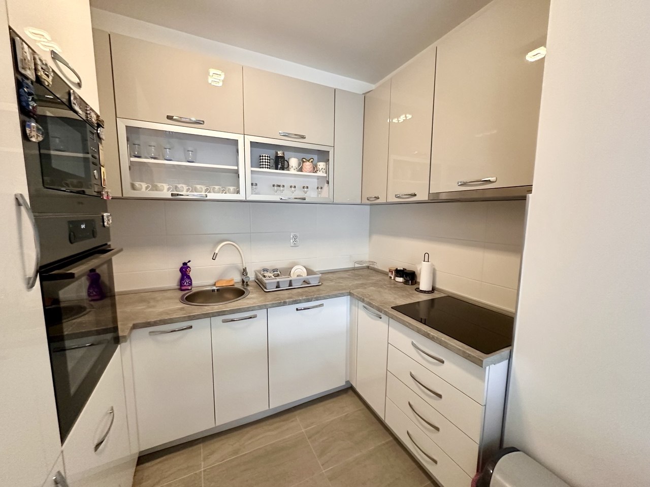 Izdaje se trosoban stan 75 m² sa garažom Kočićev vijenac, Banja Luka