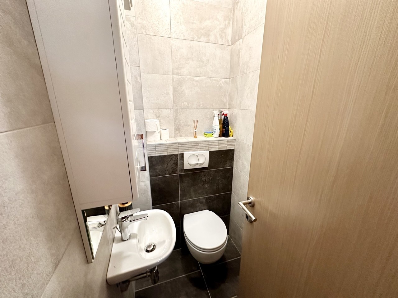 Izdaje se trosoban stan 75 m² sa garažom Kočićev vijenac, Banja Luka