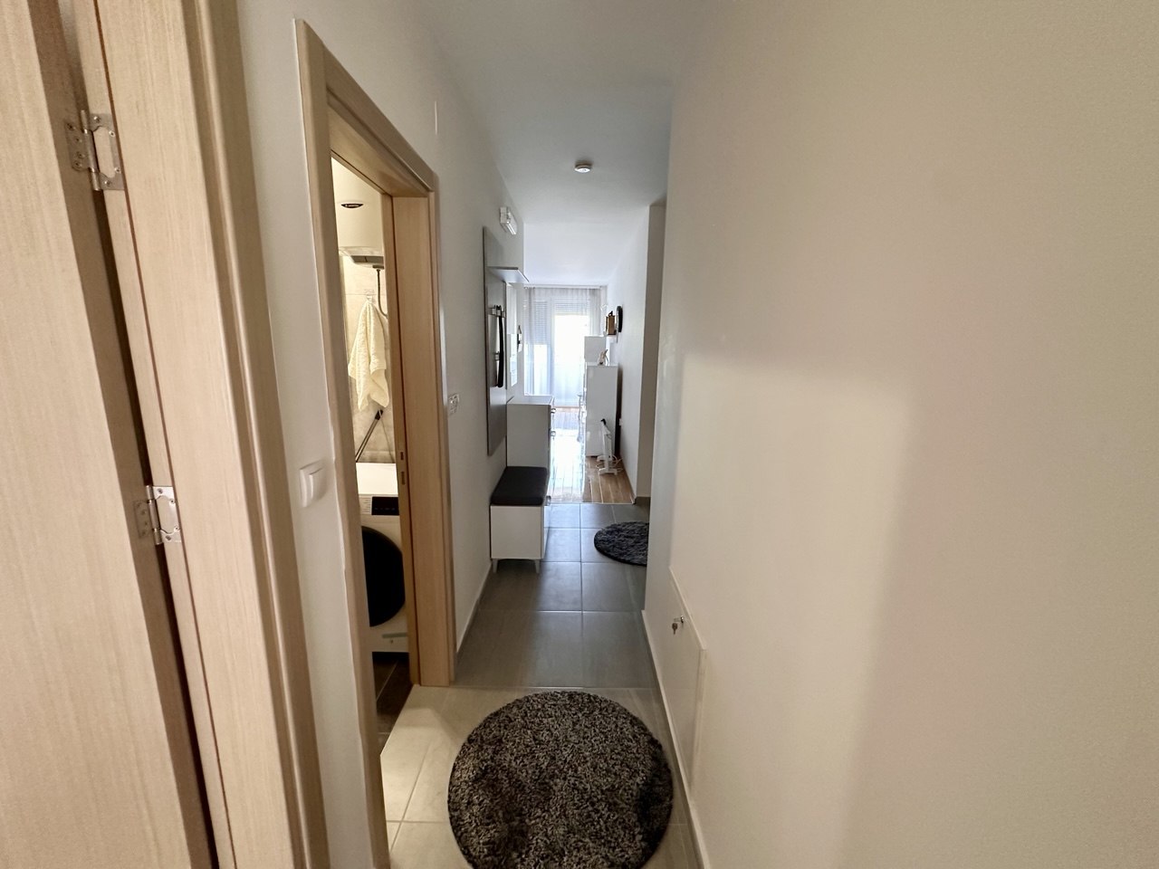Izdaje se trosoban stan 75 m² sa garažom Kočićev vijenac, Banja Luka