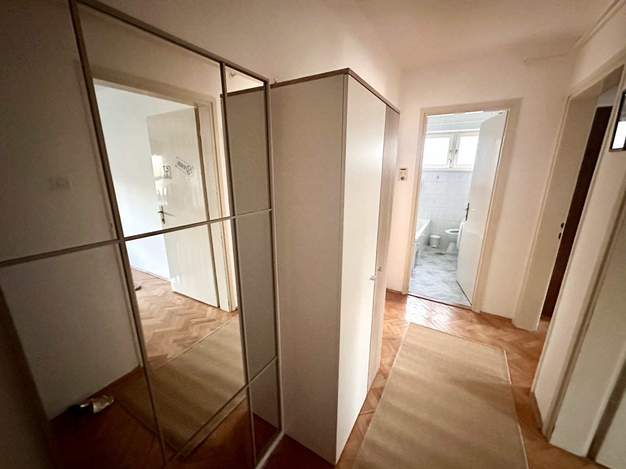 Izdaje se trosoban stan 65 m² Gundulićeva, Banja Luka