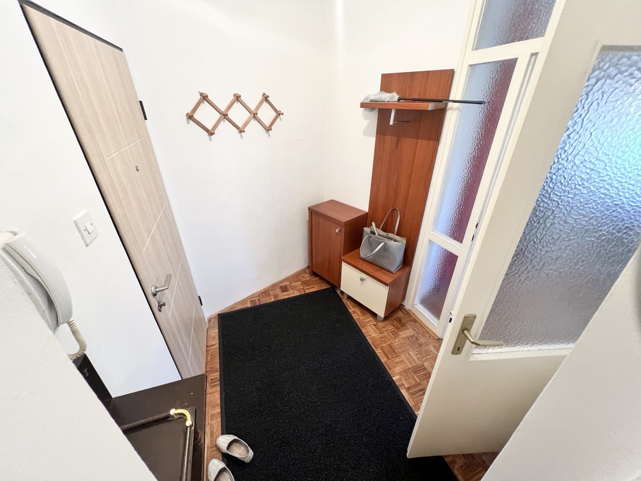 Izdaje se dvosoban stan 45 m²  Starčevica, Banja Luka