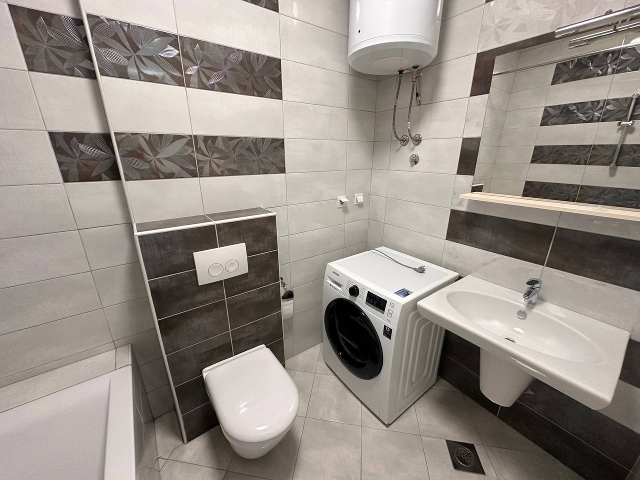 Izdaje se trosoban stan 60 m² sa garažom  Centar Banja Luka