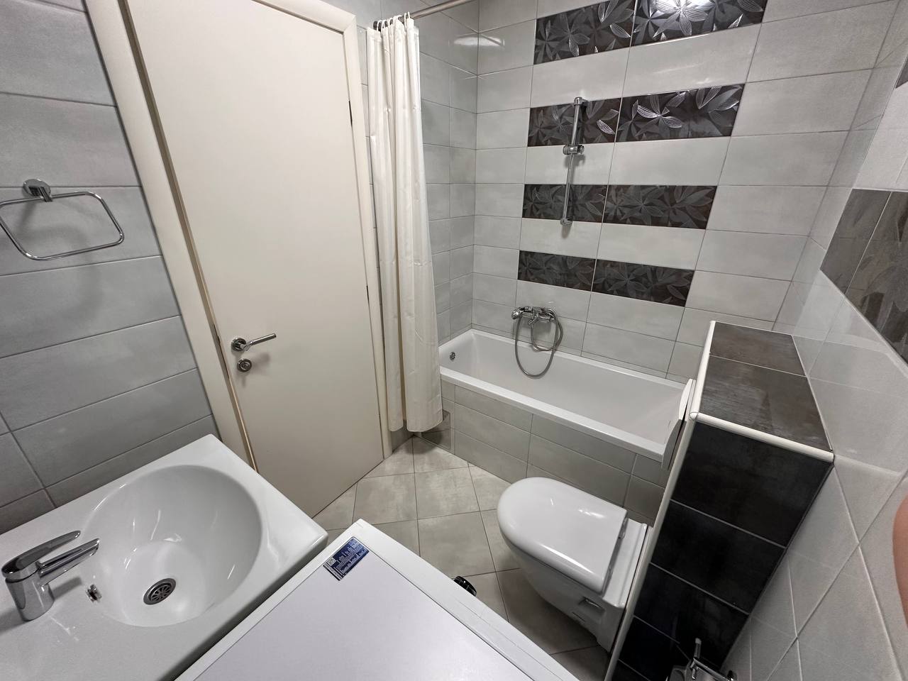 Izdaje se trosoban stan 60 m² sa garažom  Centar Banja Luka