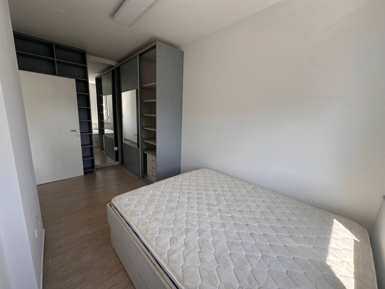 Izdaje se trosoban stan 60 m² sa garažom  Centar Banja Luka