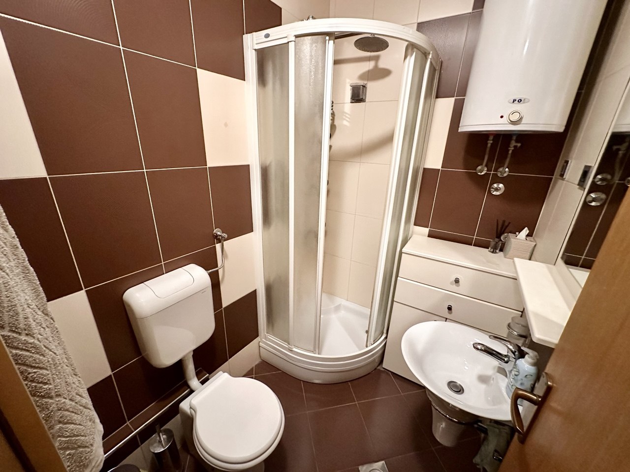 Namješten četvorosoban stan na prodaju Centar, Banja Luka