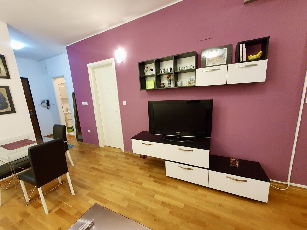  Namješten dvosoban stan 45 m² na prodaju Centar, Banja Luka