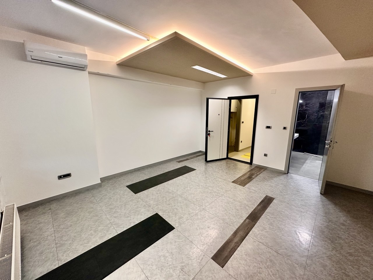 Četvorosoban stan za izdavanje u centru Banje Luke 150 m², garaža
