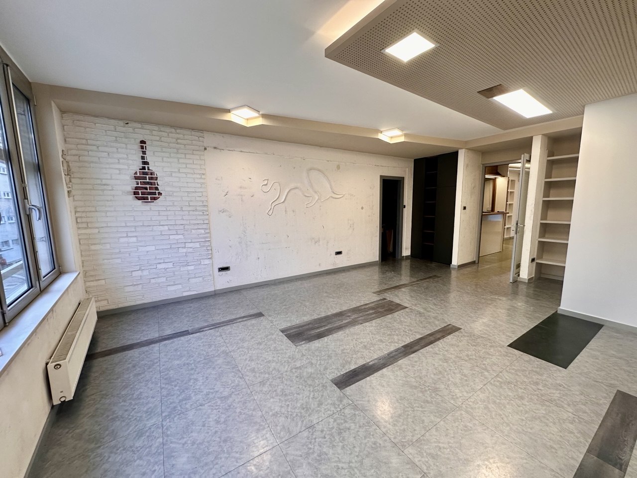 Četvorosoban stan za izdavanje u centru Banje Luke 150 m², garaža