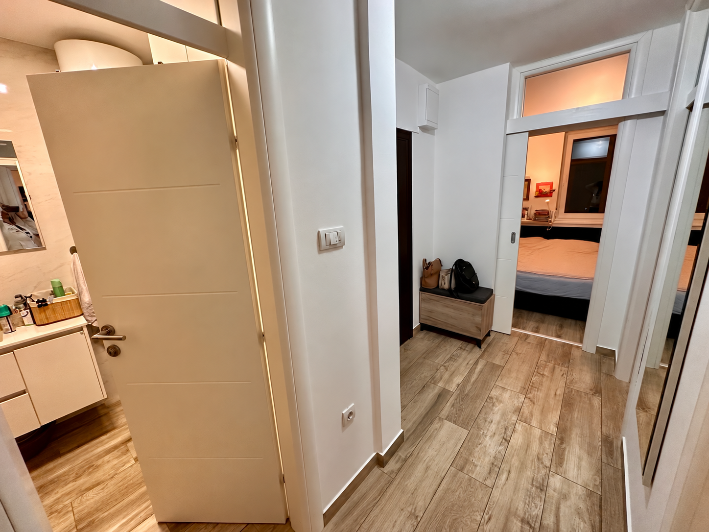 Renoviran trosoban stan na prodaju Starčevica 60 m², namješten