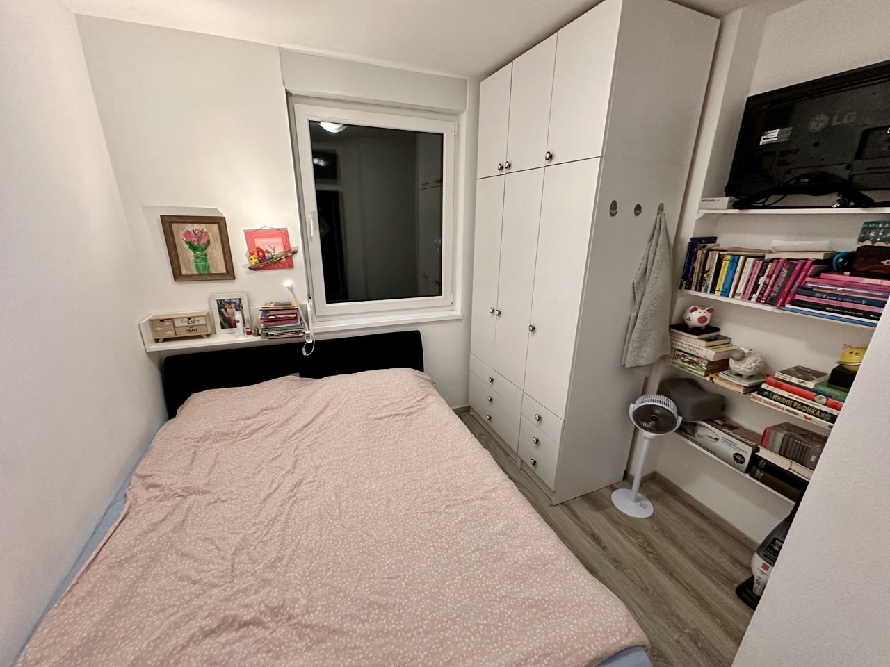 Renoviran trosoban stan na prodaju Starčevica 60 m², namješten
