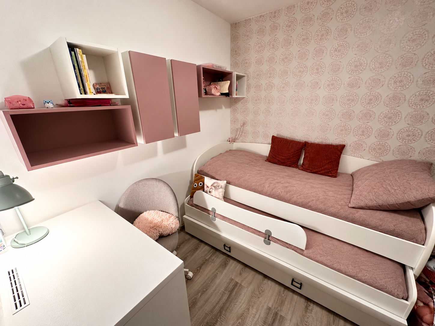 Renoviran trosoban stan na prodaju Starčevica 60 m², namješten