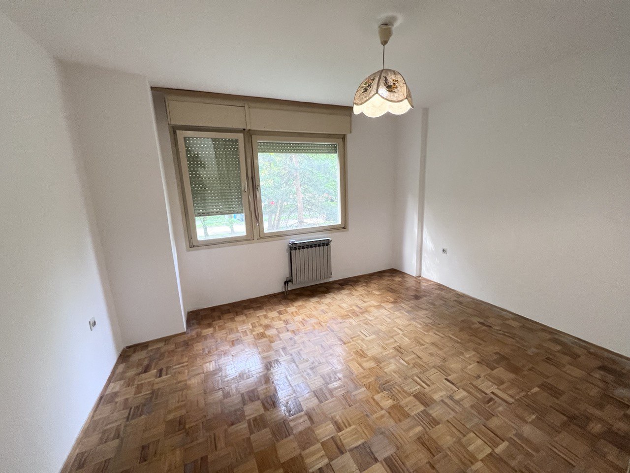 Na prodaju trosoban stan Obilićevo