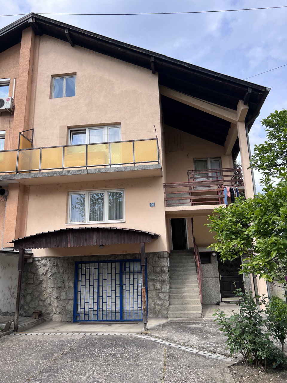 Kuća za poslovanje i stanovanje Rosulje