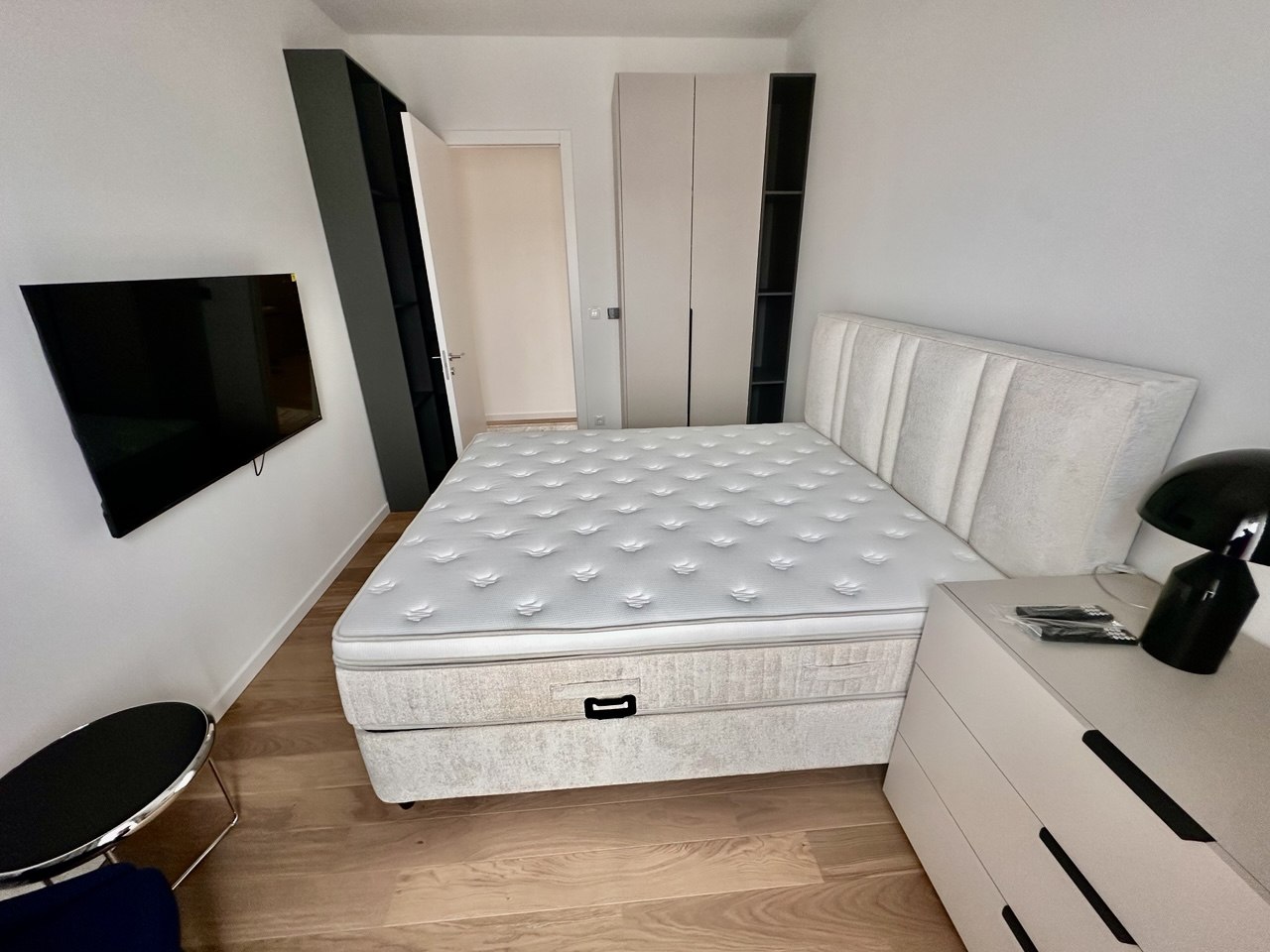 Luksuzan četvorosoban stan za izdavanje 140 m² Bijeli Dvor, Banja Luka