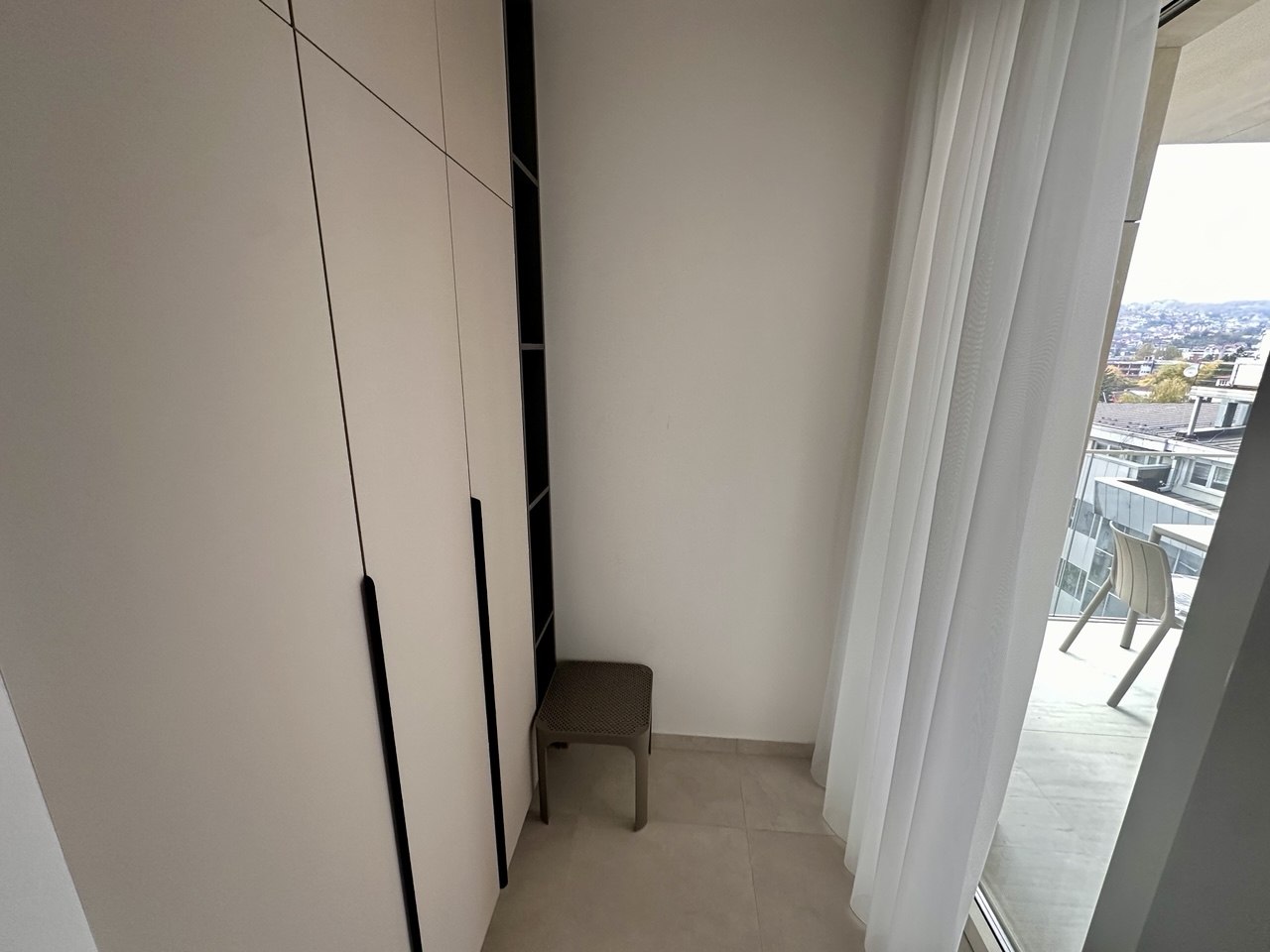 Četvorosoban stan za izdavanje s pogledom na grad 140 m² Bijeli Dvor Banja Luka