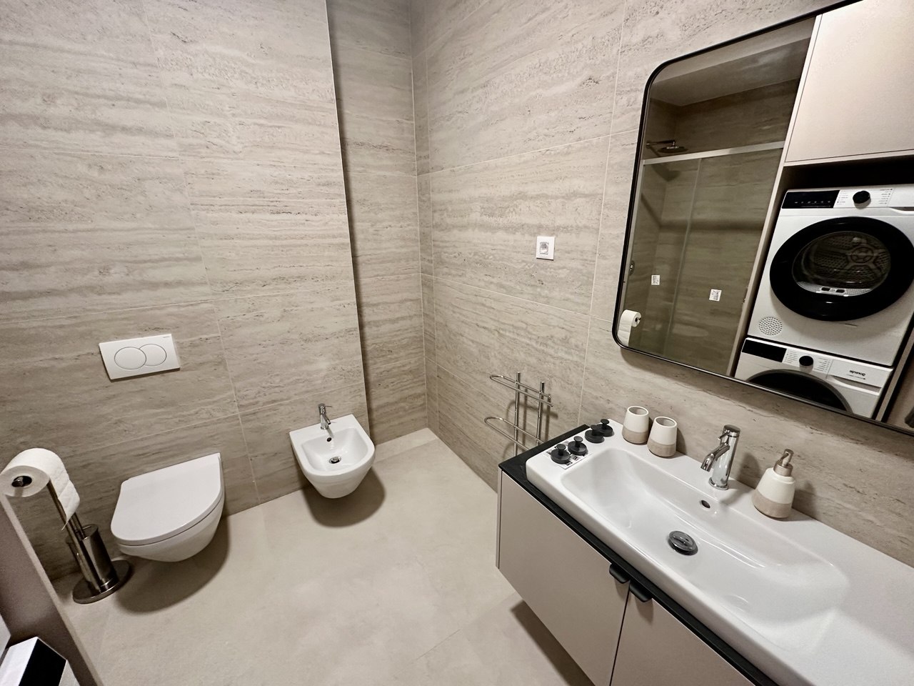Četvorosoban stan za izdavanje s pogledom na grad 140 m² Bijeli Dvor Banja Luka
