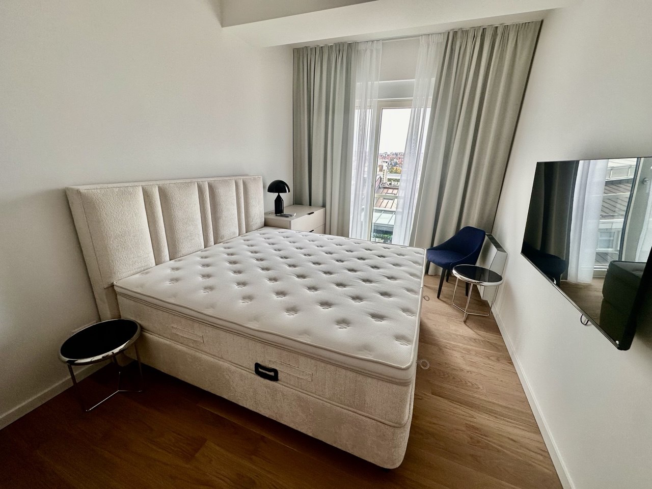 Četvorosoban stan za izdavanje s pogledom na grad 140 m² Bijeli Dvor Banja Luka