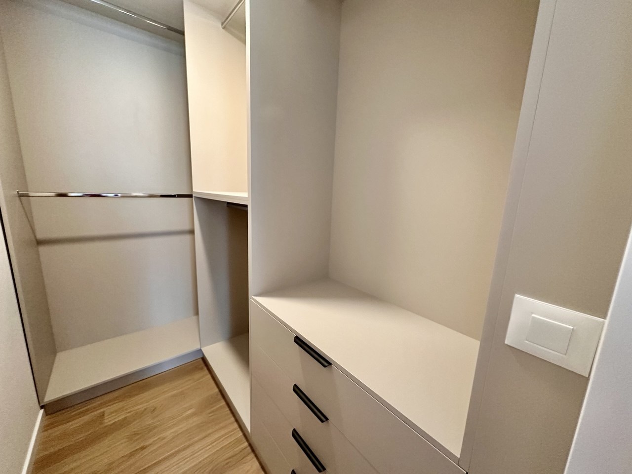 Četvorosoban stan za izdavanje s pogledom na grad 140 m² Bijeli Dvor Banja Luka