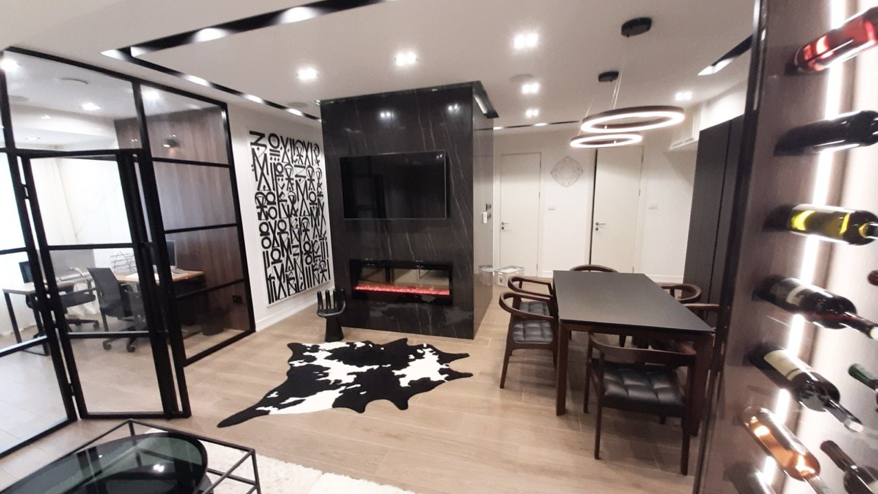 Luksuzan četvorosoban stan u centru grada