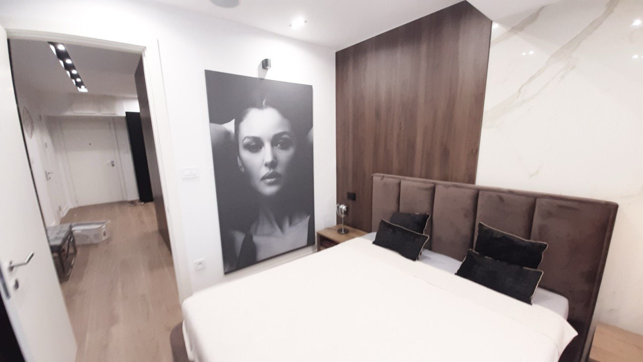 Luksuzan četvorosoban stan u centru grada