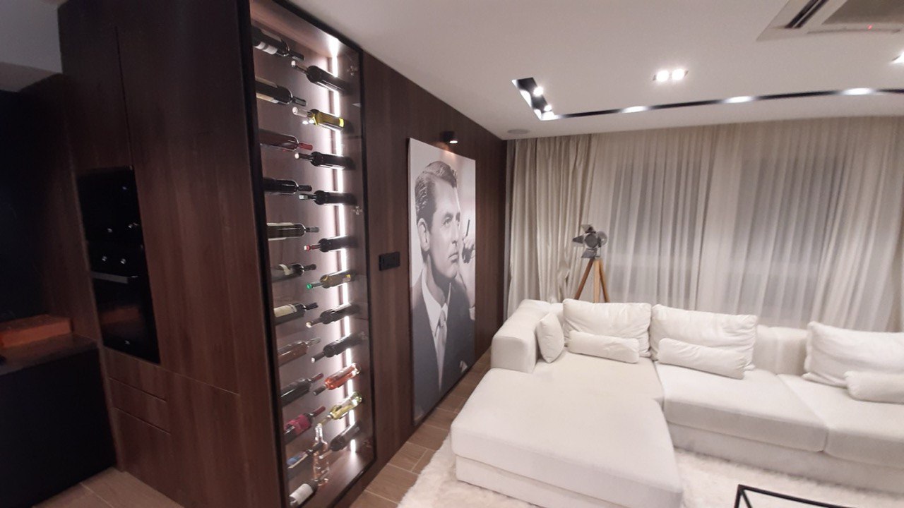 Luksuzan četvorosoban stan u centru grada