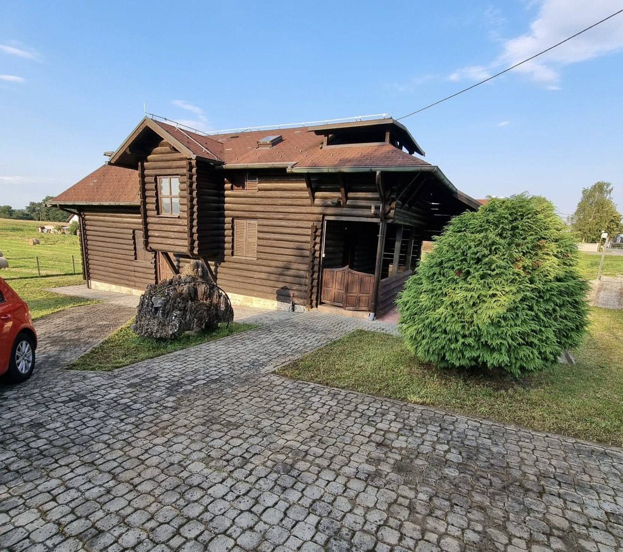 Atraktivna kuća u Velikom Blašku