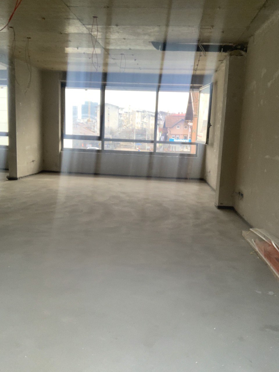 Izdaje se nov poslovni prostor 250m²