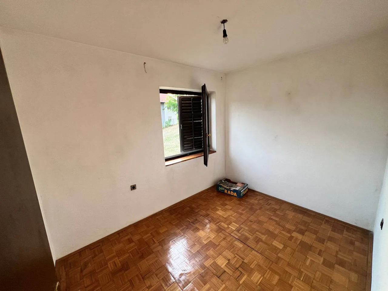 Porodična kuća na velikom placu u naselju Šargovac