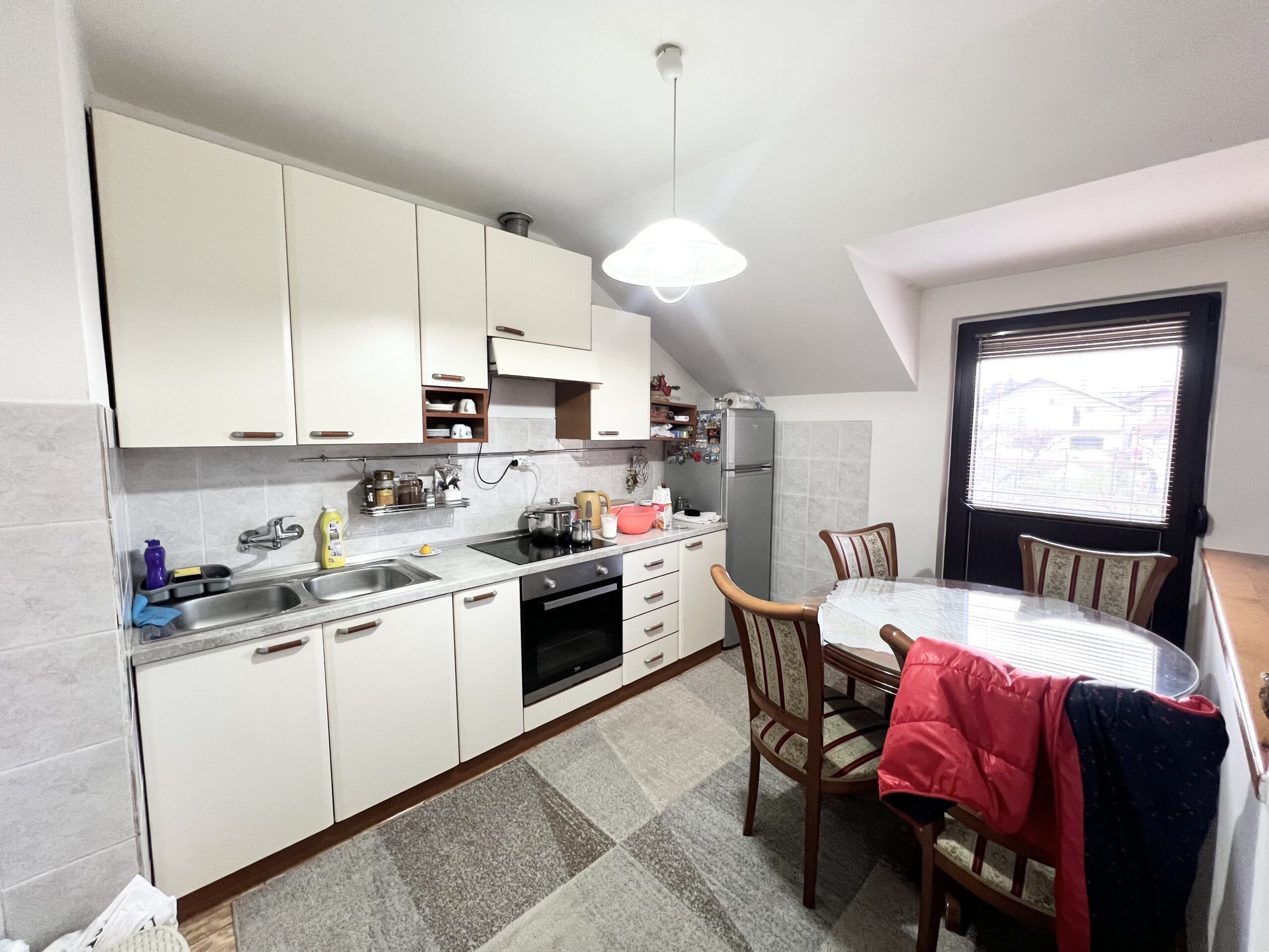 Porodična kuća sa dva odvojena stana Petrićevac