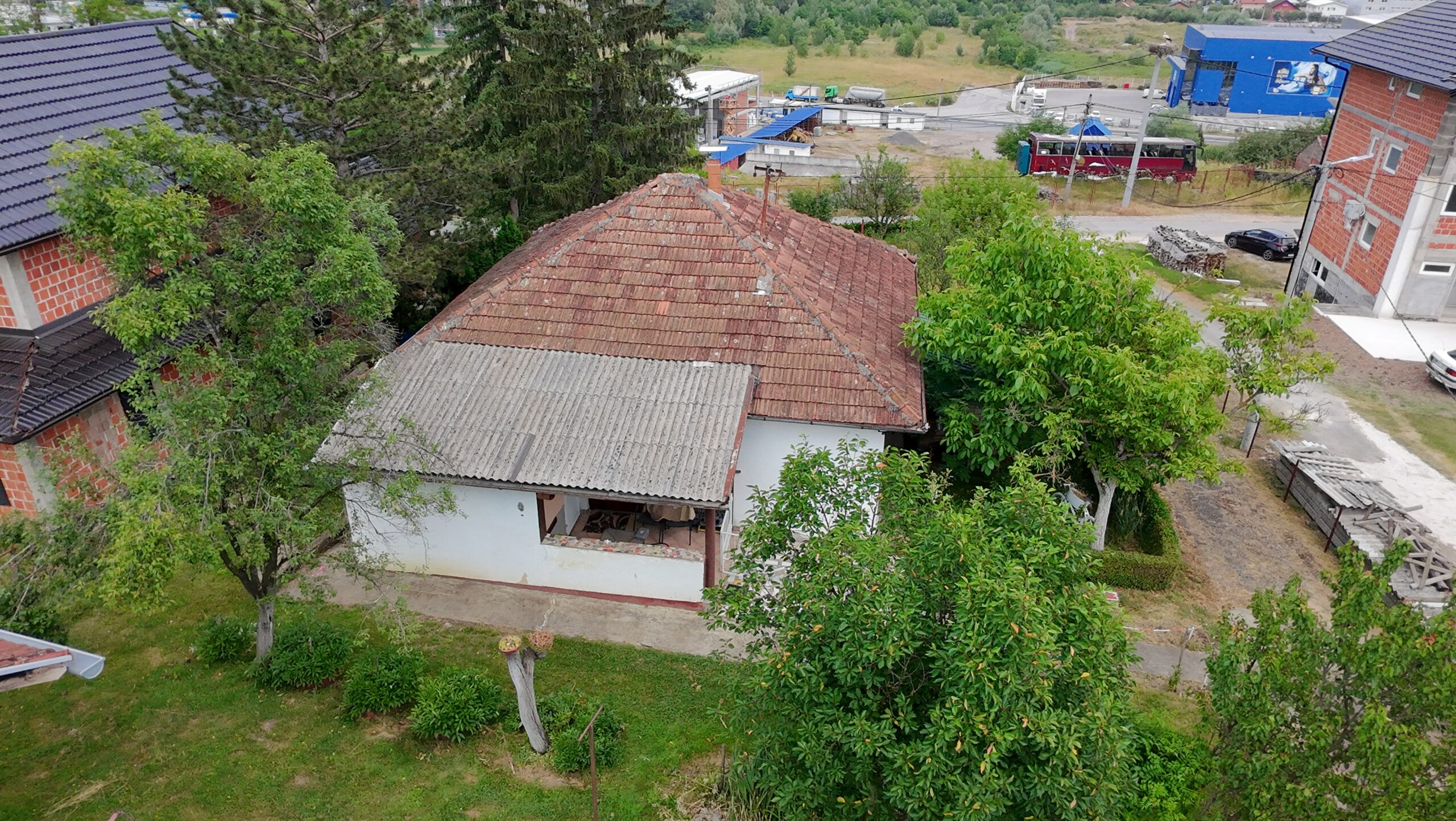 Kuća na prodaju u okolini Banje Luke - idealna za porodicu ili vikendicu Dragočaj