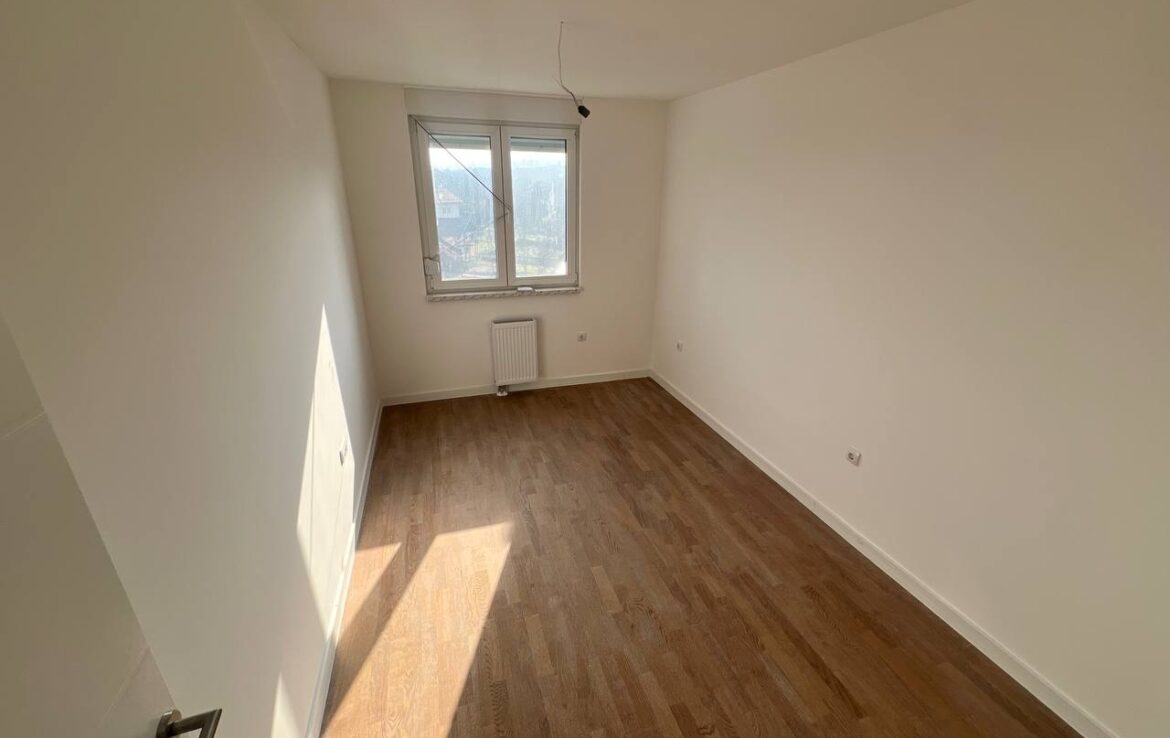 Moderan trosoban stan s pogledom na grad – Nova Starčevica, Banja Luka