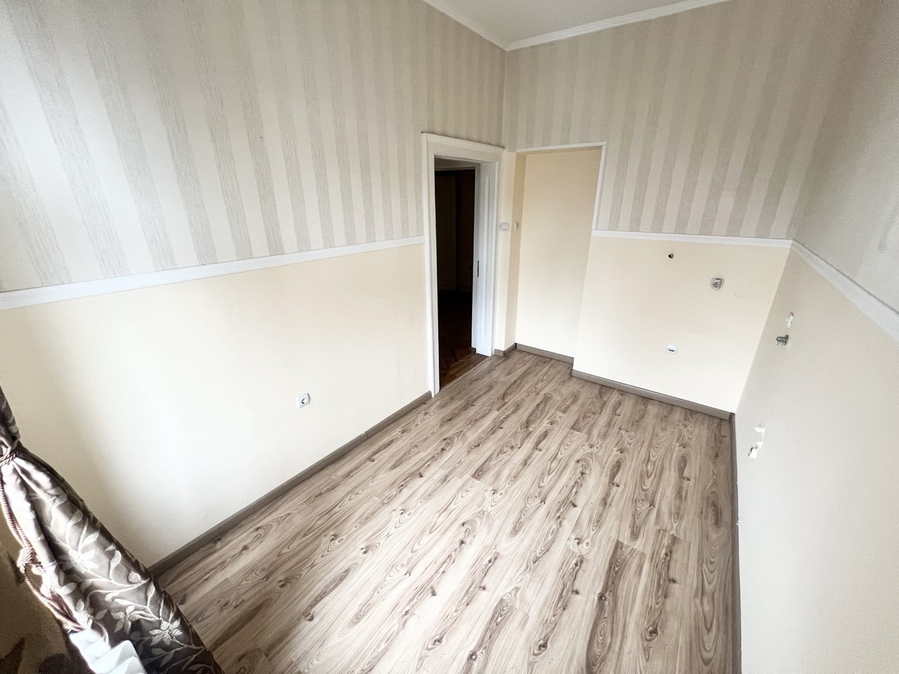 Salonski stan idealan za poslovni prostor