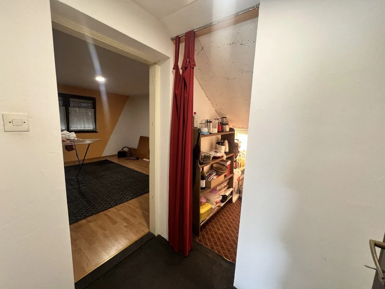 Na prodaju kuca sa dva stana