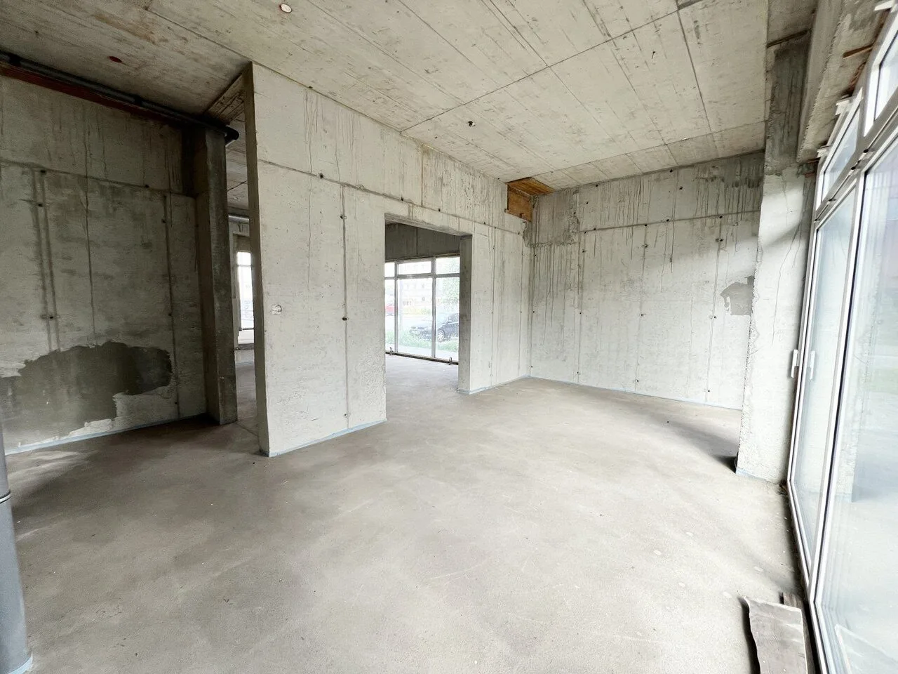 Poslovni prostor s parkingom Borik