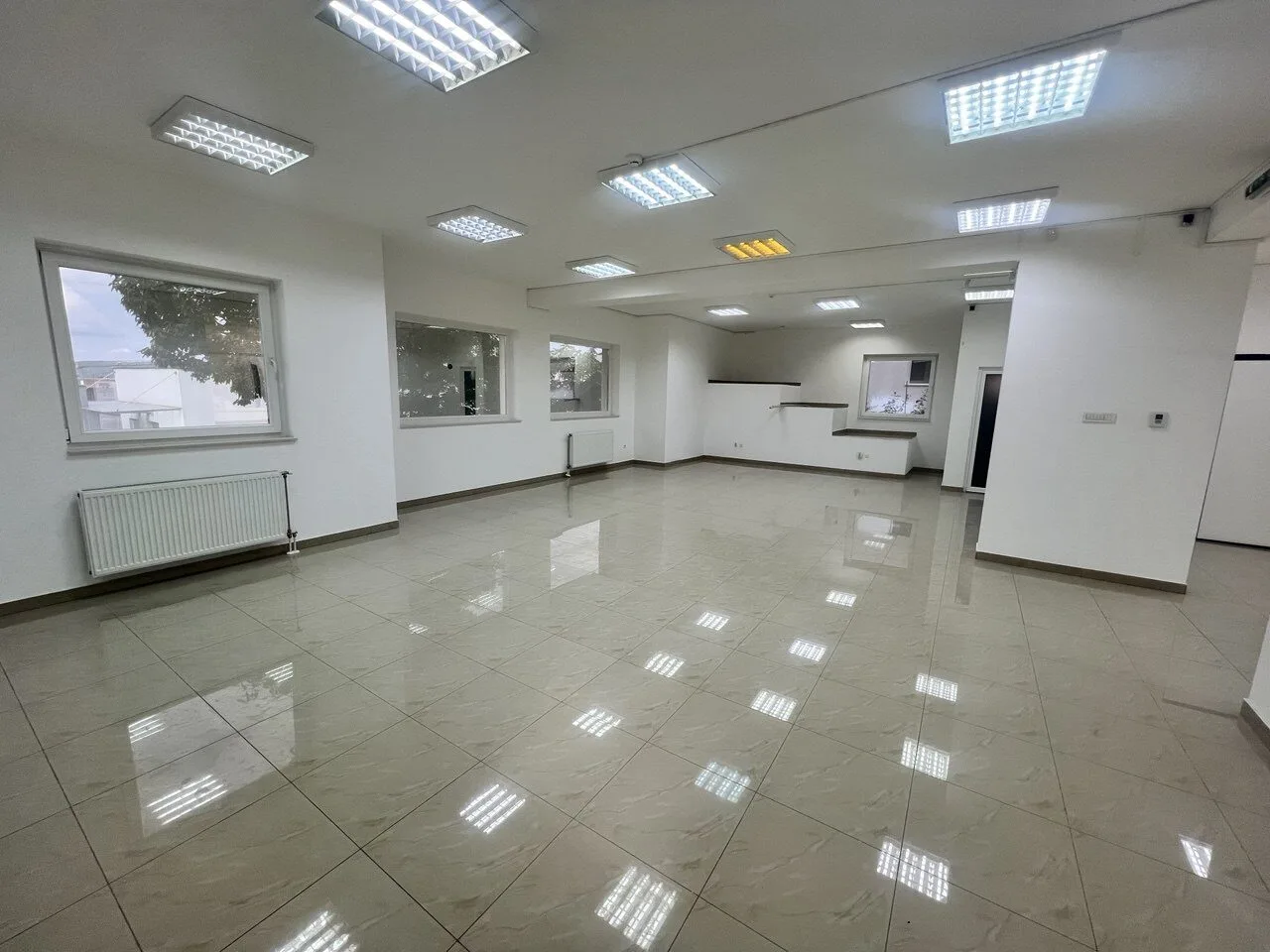 Izdaje se poslovni prostor Ada