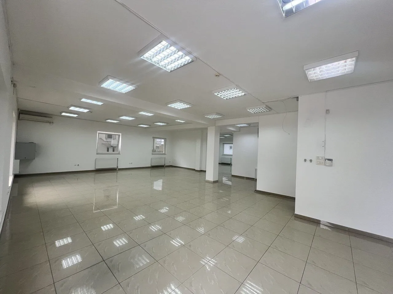 Izdaje se poslovni prostor Ada