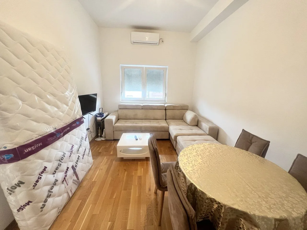 Izdavanje dvosobnog stana sa parkingom Ada