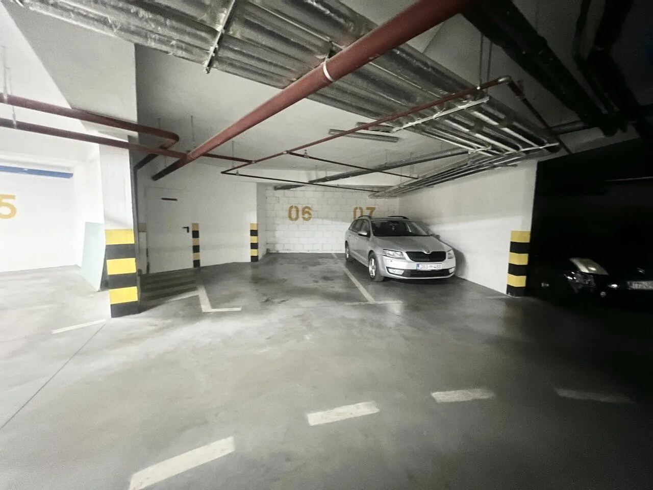 Izdaje se trosoban namješten stan sa garažom centar Banja Luka