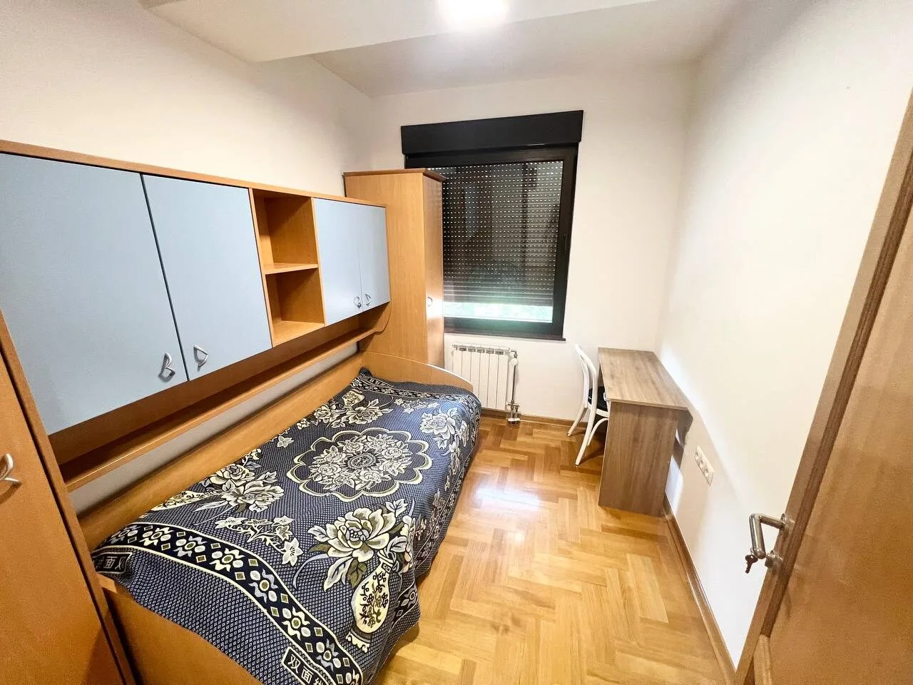 Izdaje se četorosoban stan centar Banja Luka