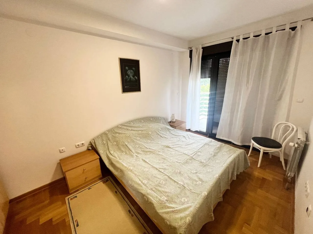 Izdaje se četorosoban stan centar Banja Luka