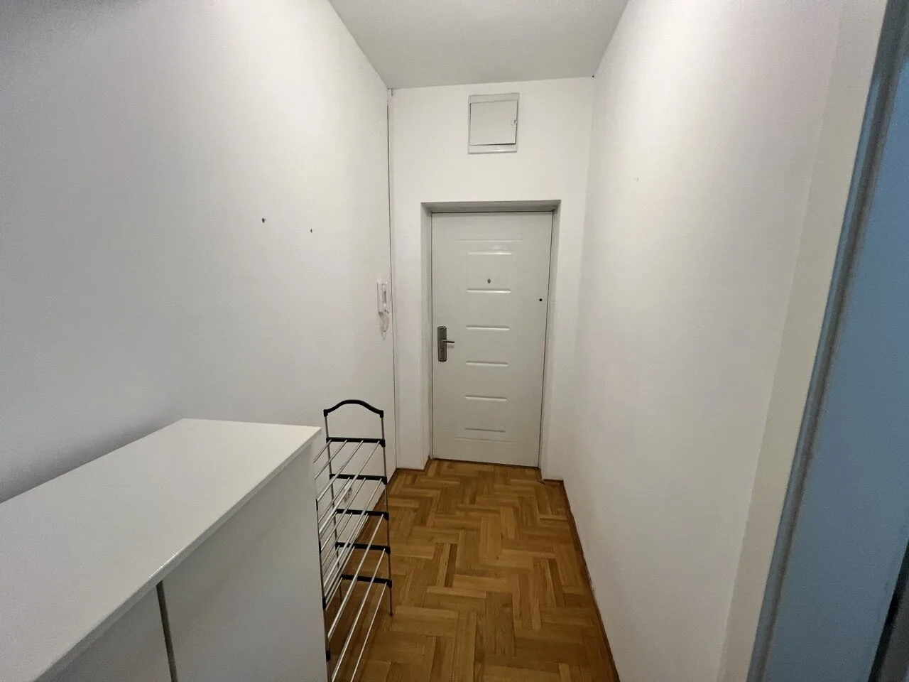 Na prodaju četvorosoban useljiv stan Ada