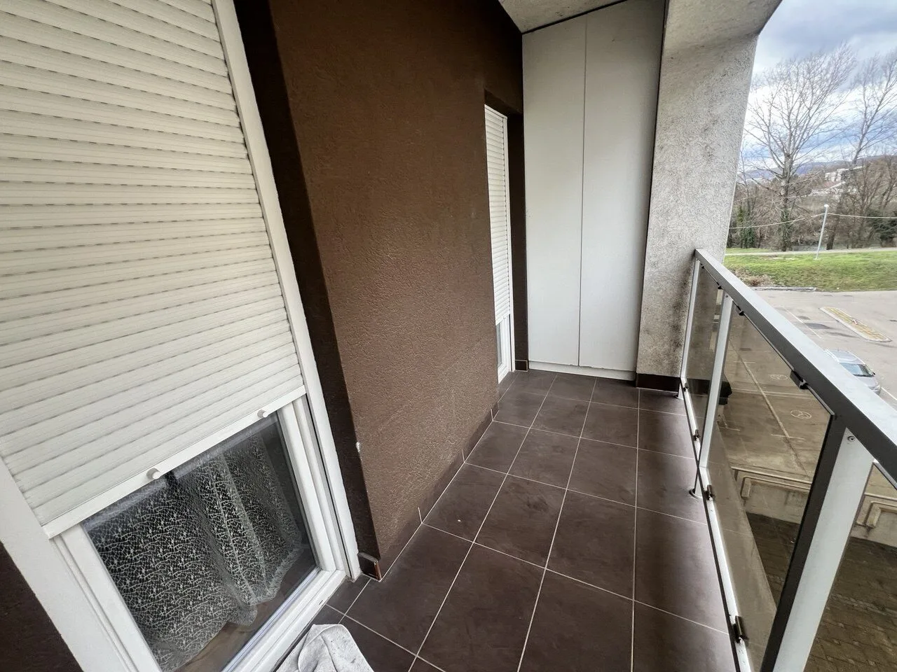 Na prodaju četvorosoban useljiv stan Ada