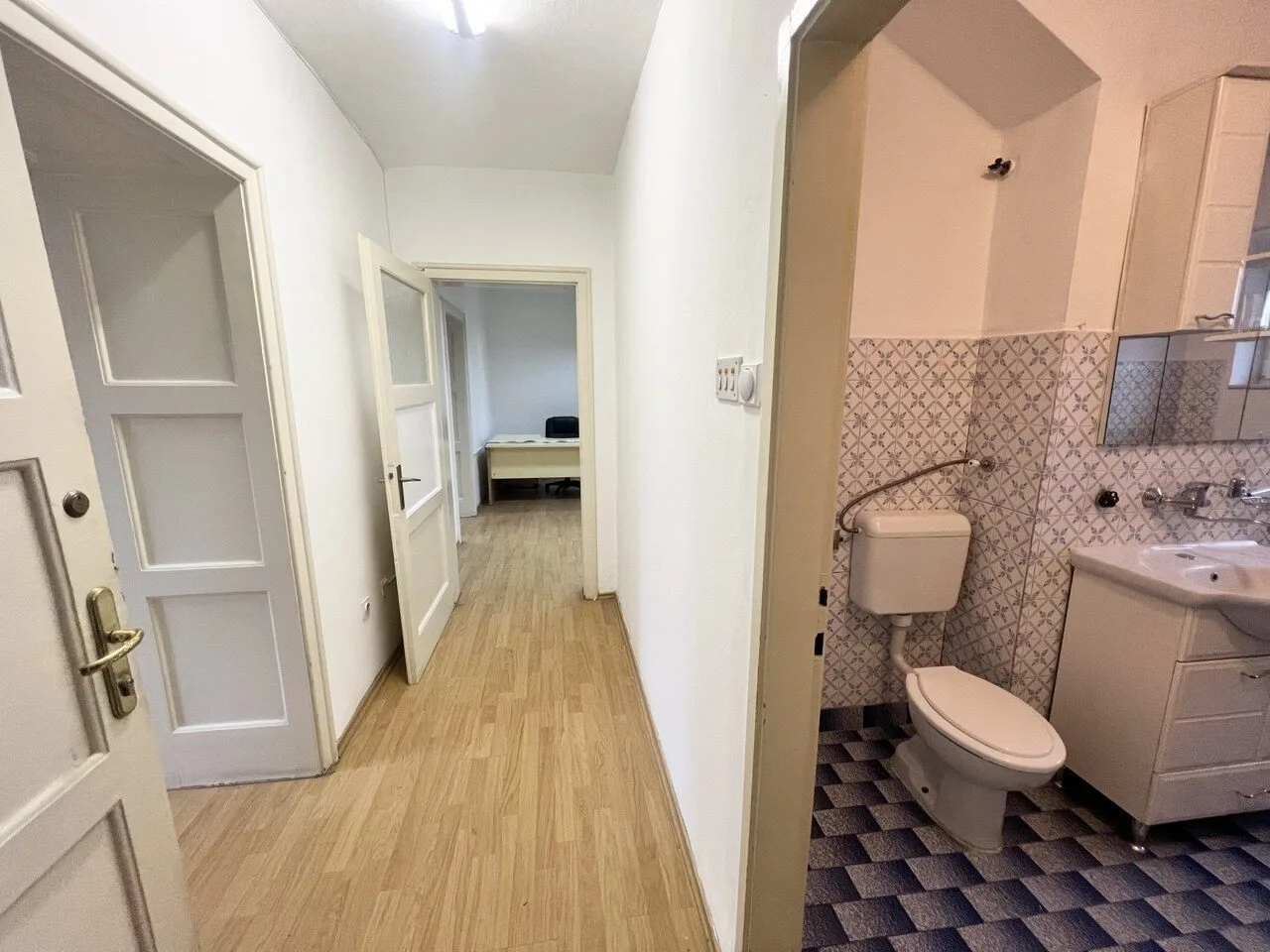 Poslovni prostor za izdavanje u strogom centru Banje Luke - prizemlje, odlična vidljivost