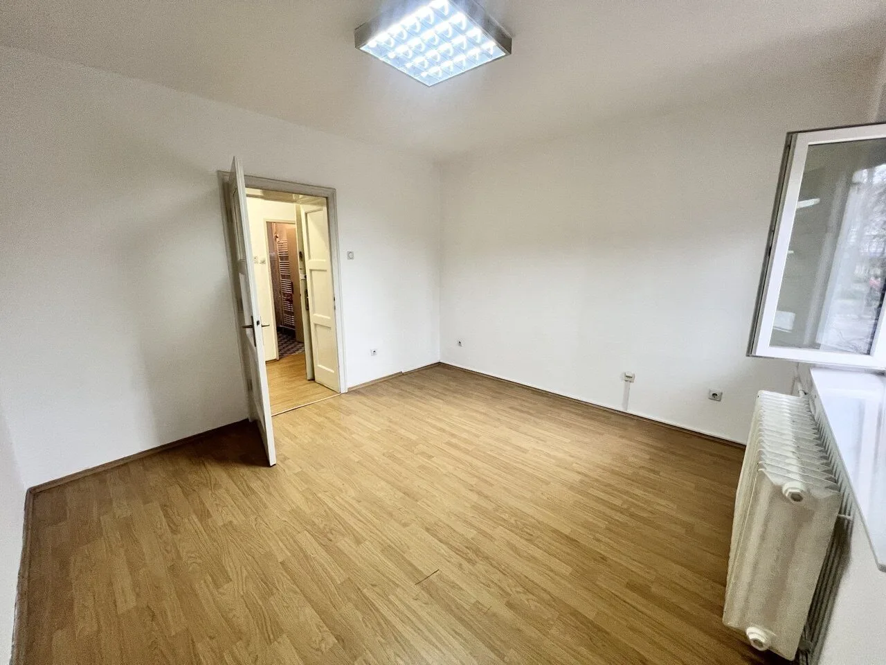 Poslovni prostor za izdavanje u strogom centru Banje Luke - prizemlje, odlična vidljivost