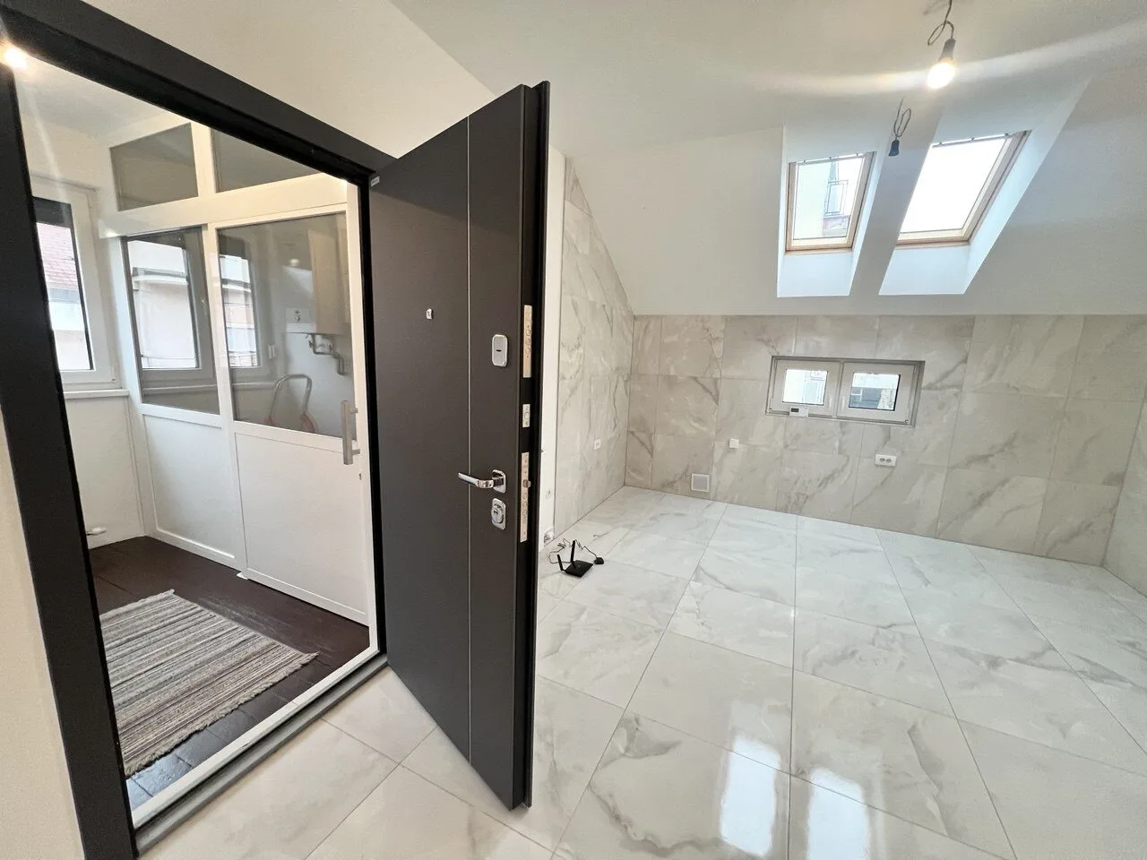 Trosoban stan na prodaju u centru Banje Luke – renoviran, parking